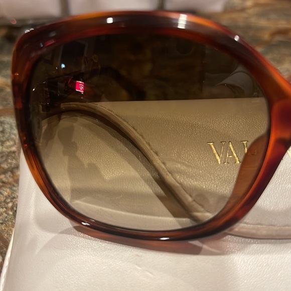 🕶Authentic Valentino Sunglasses🕶 - Picture 10 of 11